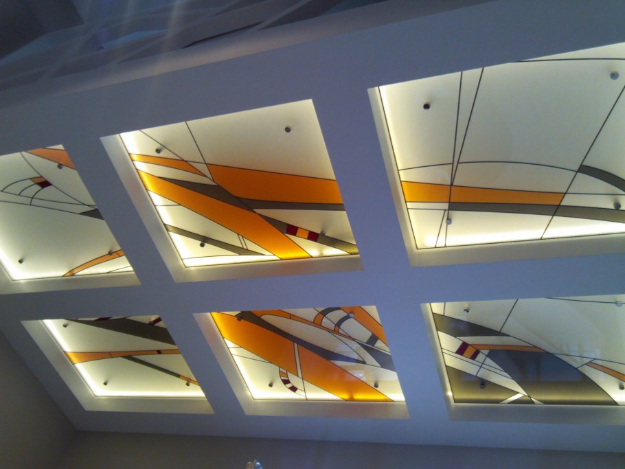 Отделка потолка из фанеры