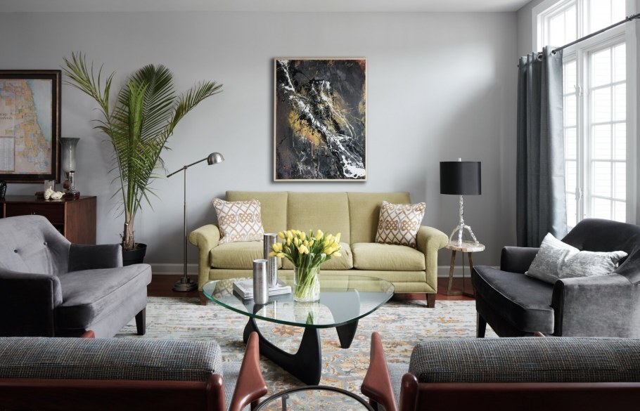 Симметричный интерьер в разных стилях