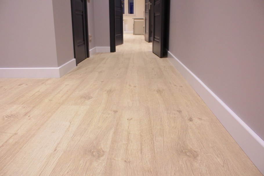 Укладка ламината без порогов