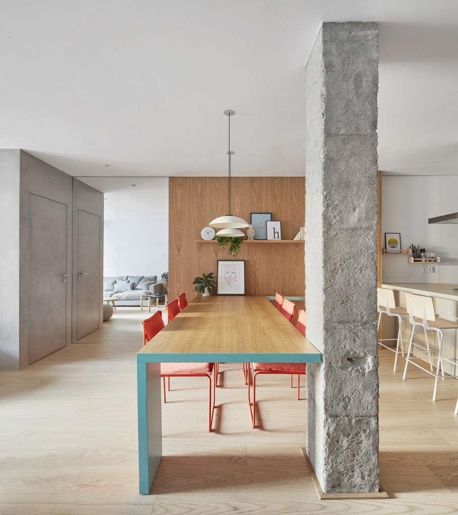 Бетонная колонна лофт