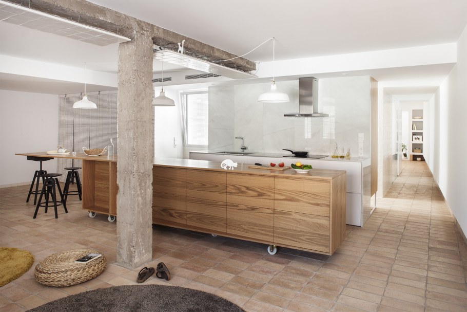 Подставка напольная колонна Акрополь