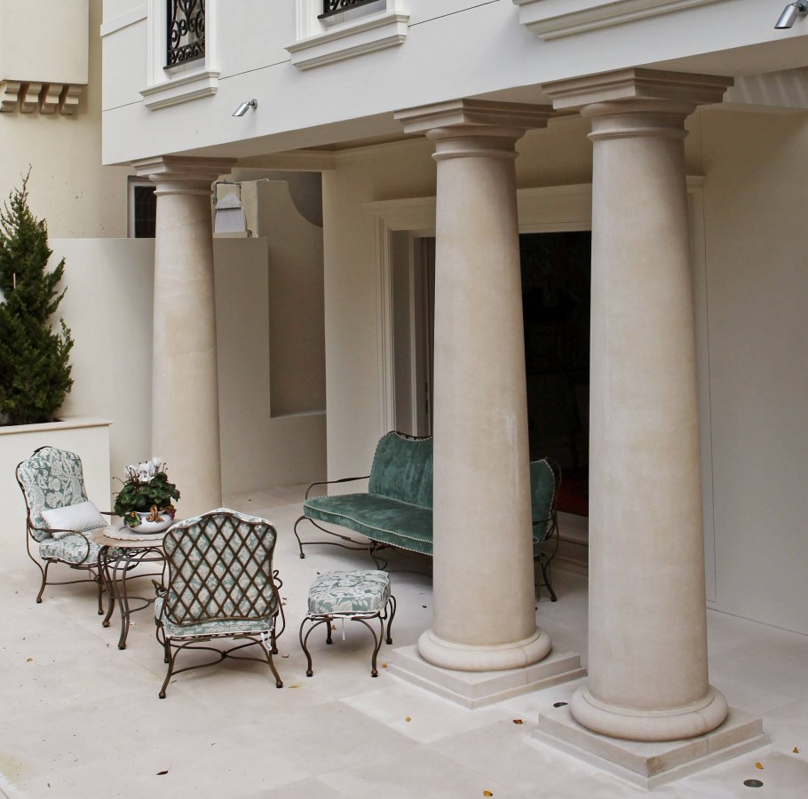 Колонны в интерьере лофт