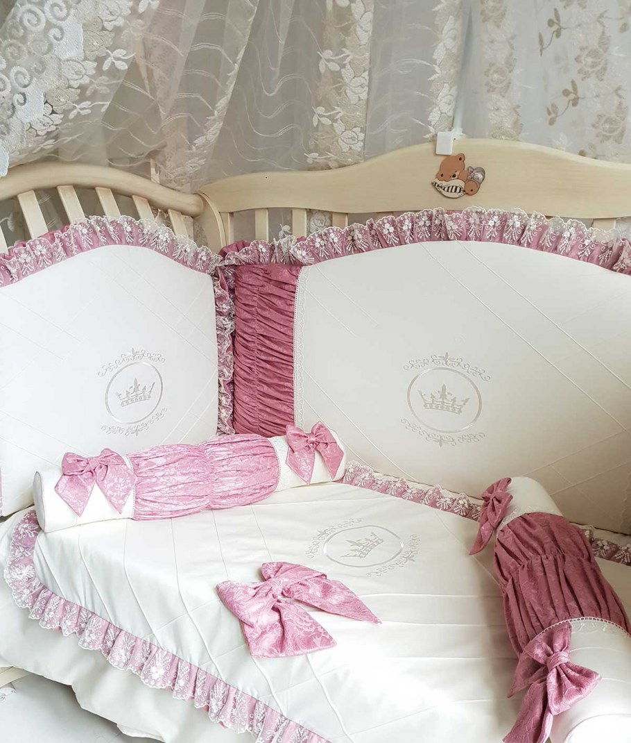 Спальня в цвете пыльной розы