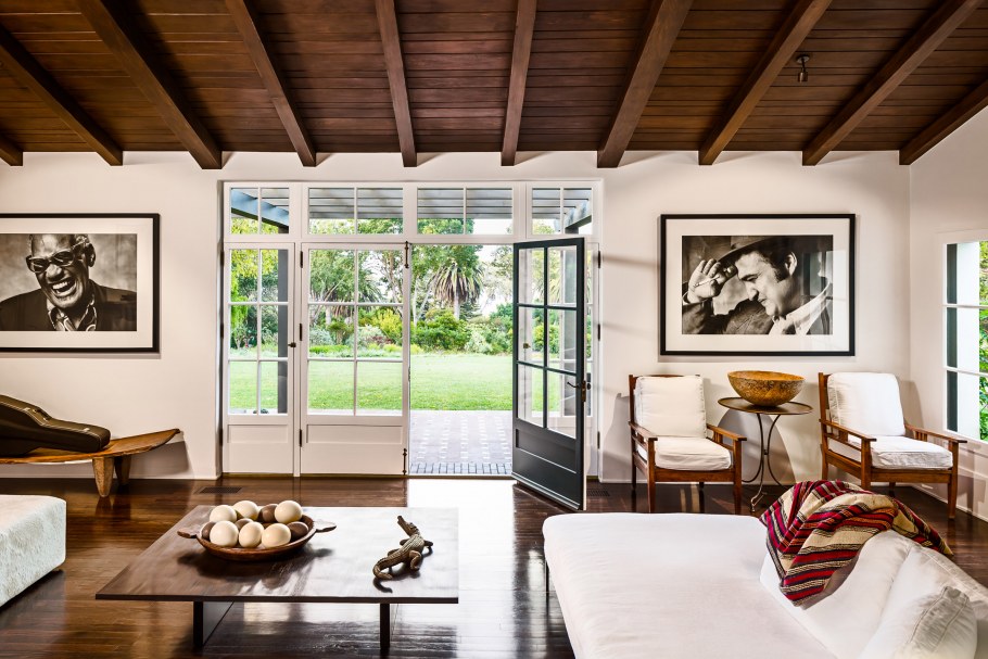 Гостиная в стиле бунгало