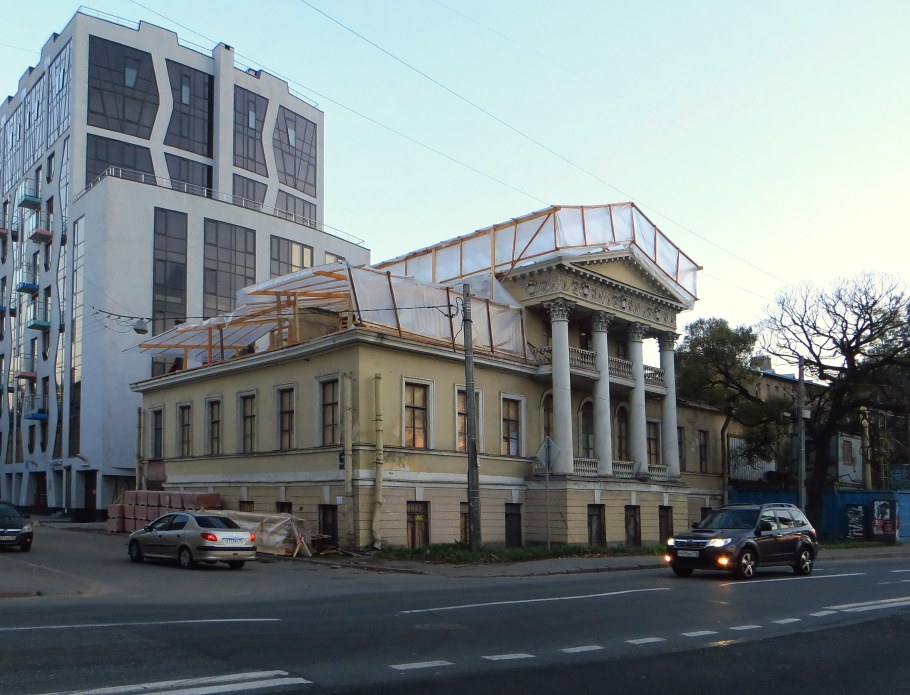 Адмирала Лазарева 58