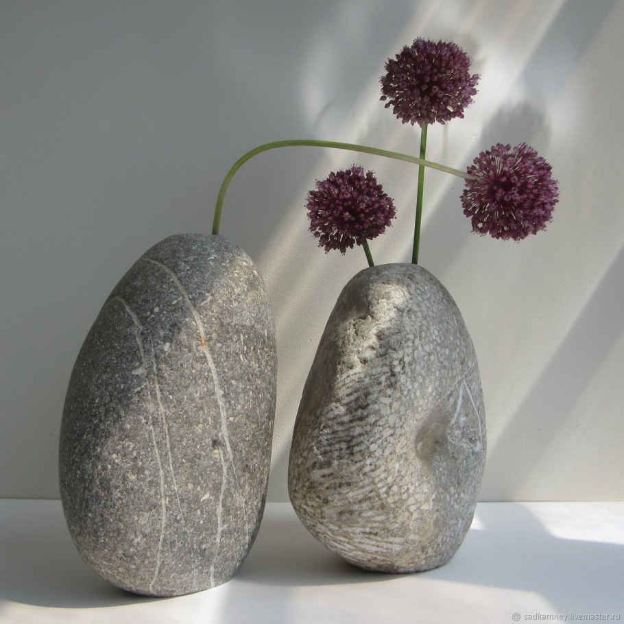 Ваза из гальки