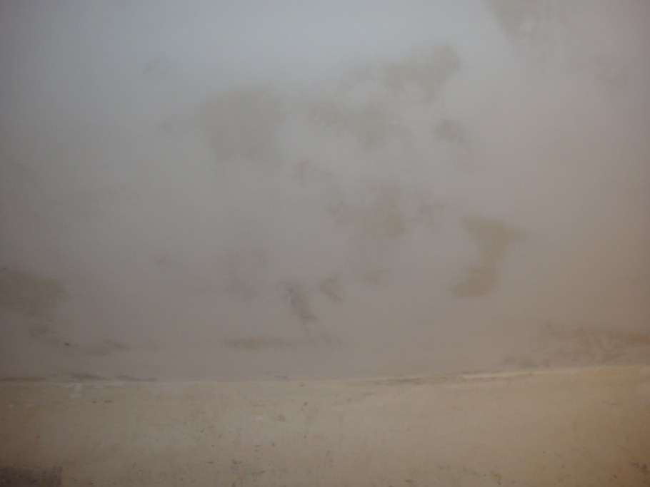 Пятна на окрашенной стене