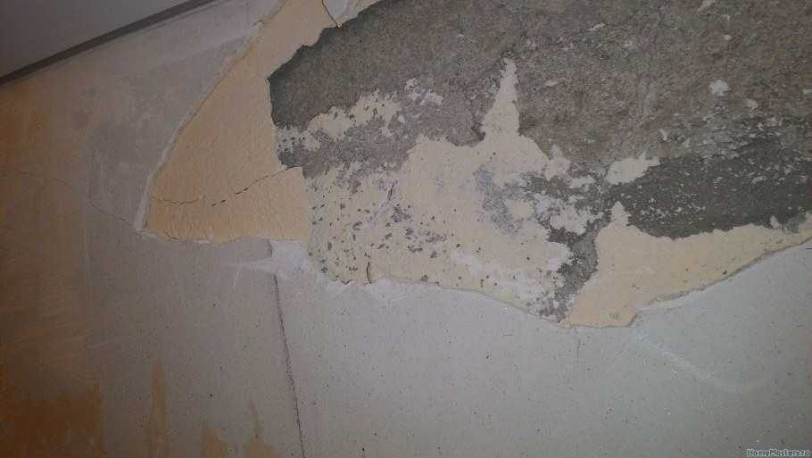 Отслоение штукатурки