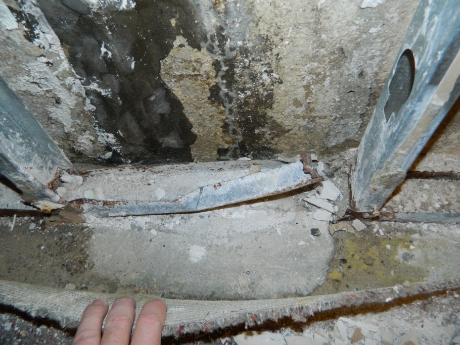 Трещина в подвале