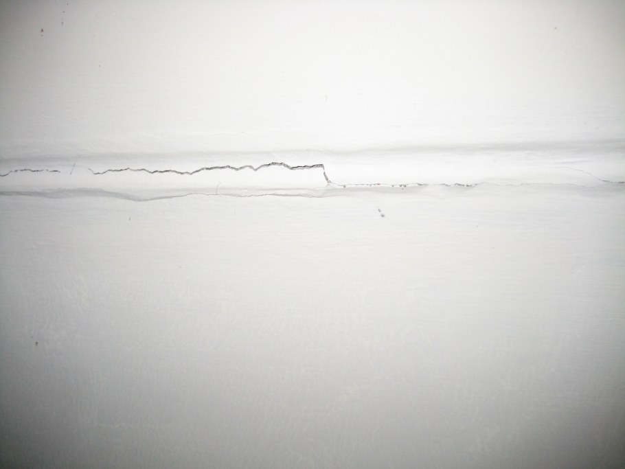 Трещины на потолке