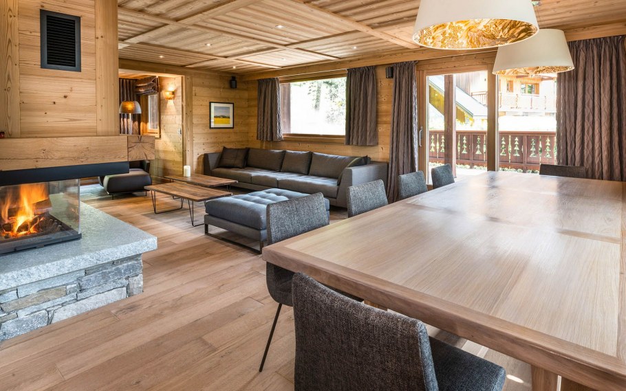 Баварский Шале камень и дерево