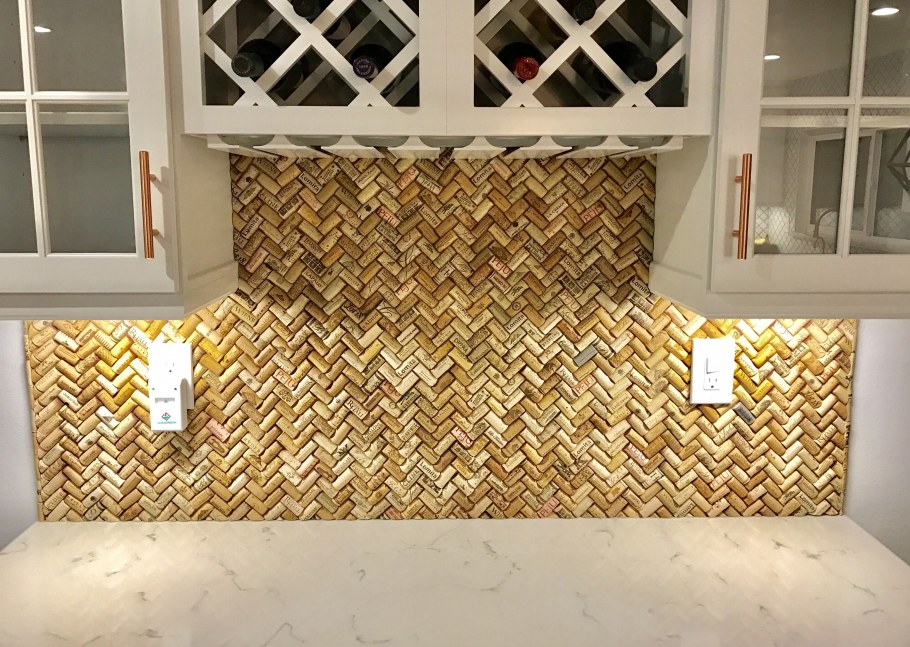 Кухонный фартук из пробок