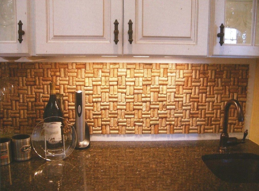 Панно из пробок от шампанского