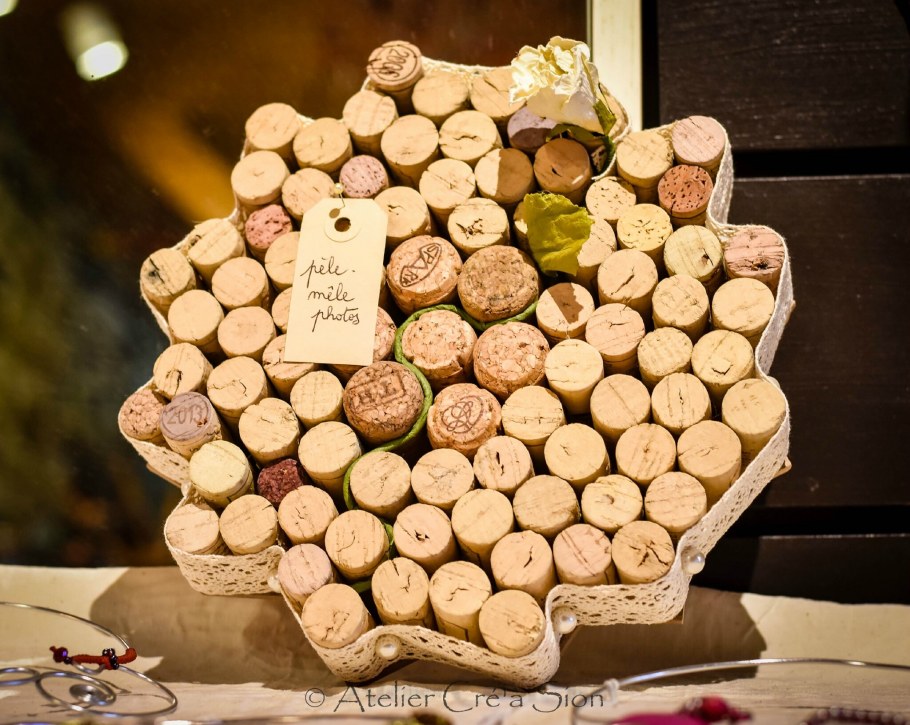 Стена из винных пробок