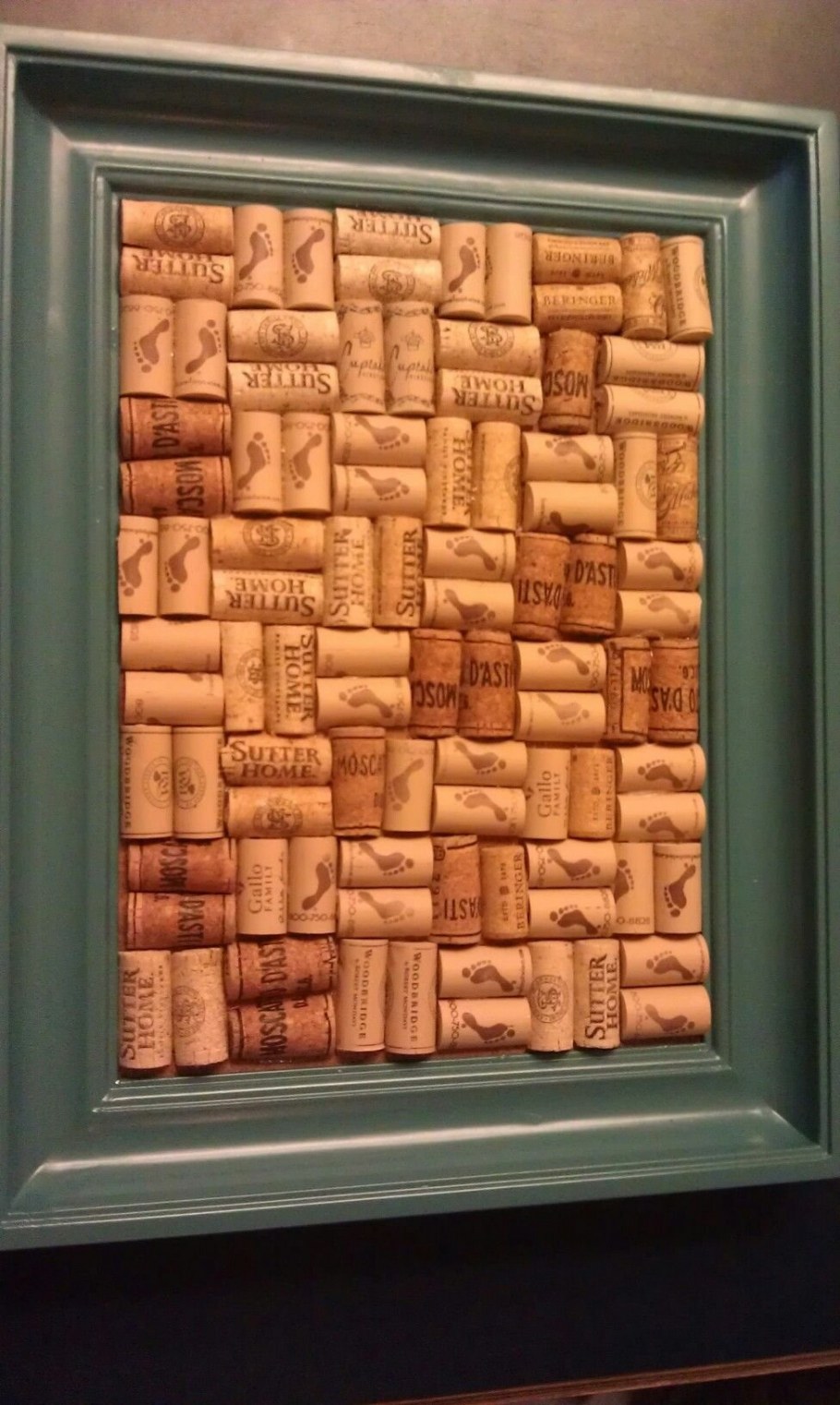 Столик из пробок