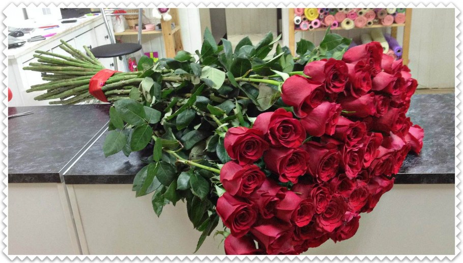 Высокие розы