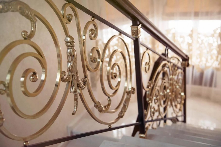 Латунные перила