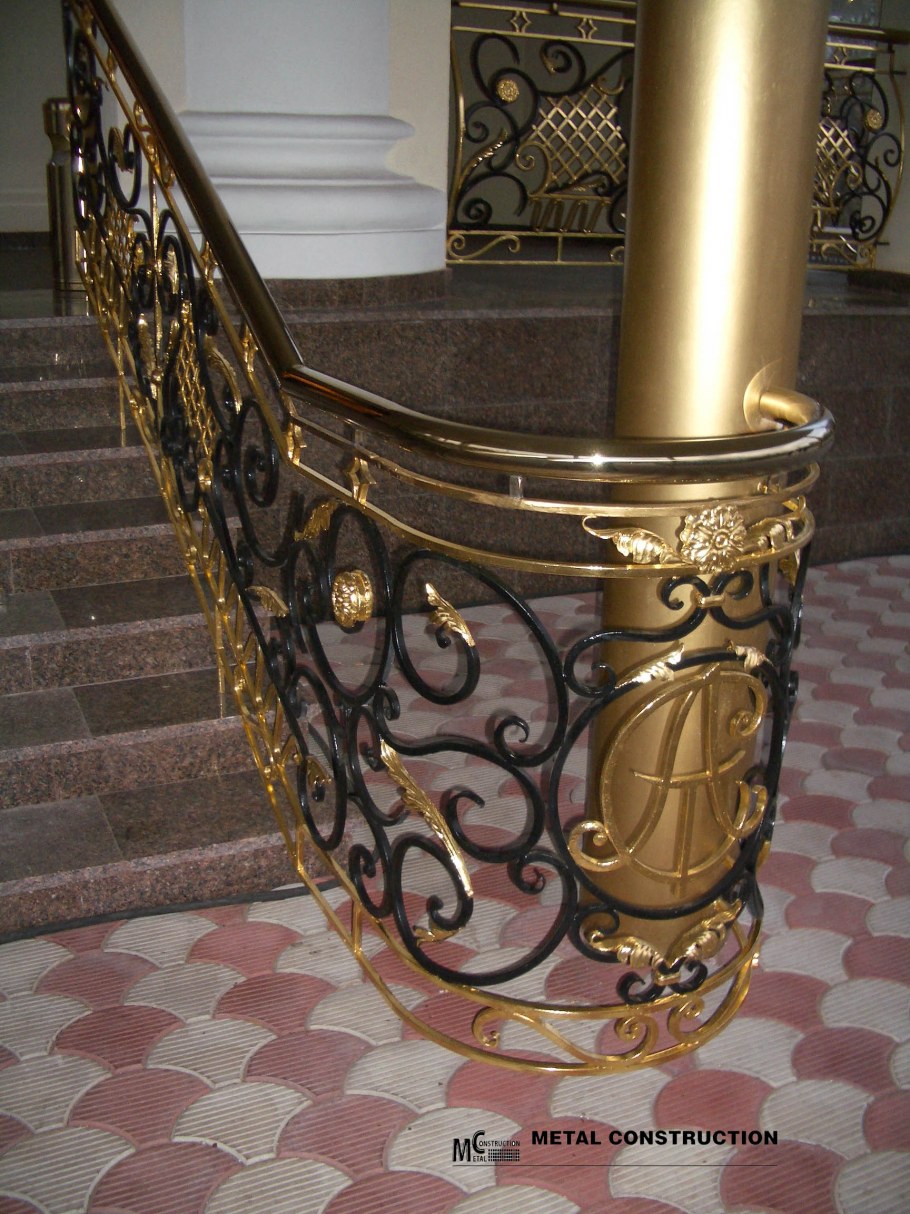 Ковка в золотом цвете