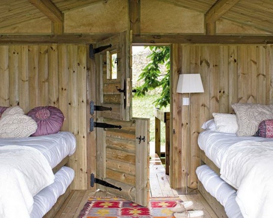 Летняя комната в деревенском доме