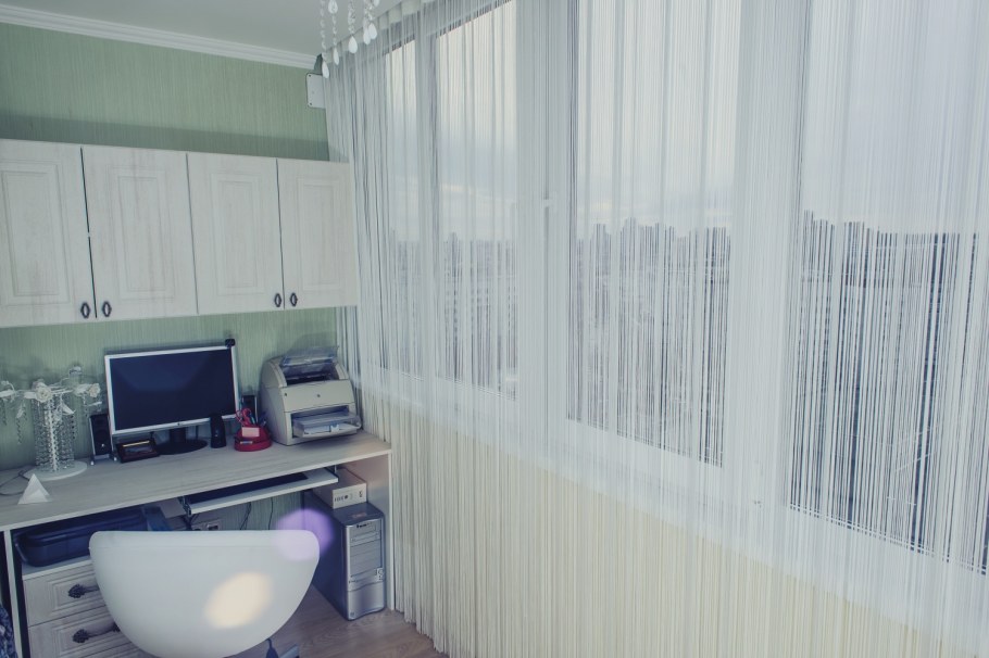 Тюль на окно с балконом