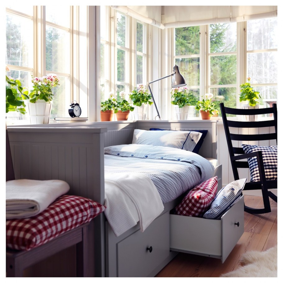 Кушетка икеа ХЕМНЭС В интерьере