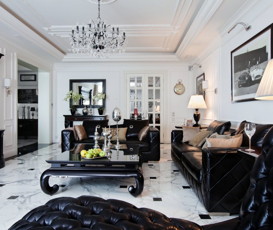 Классический интерьер с черной мебелью