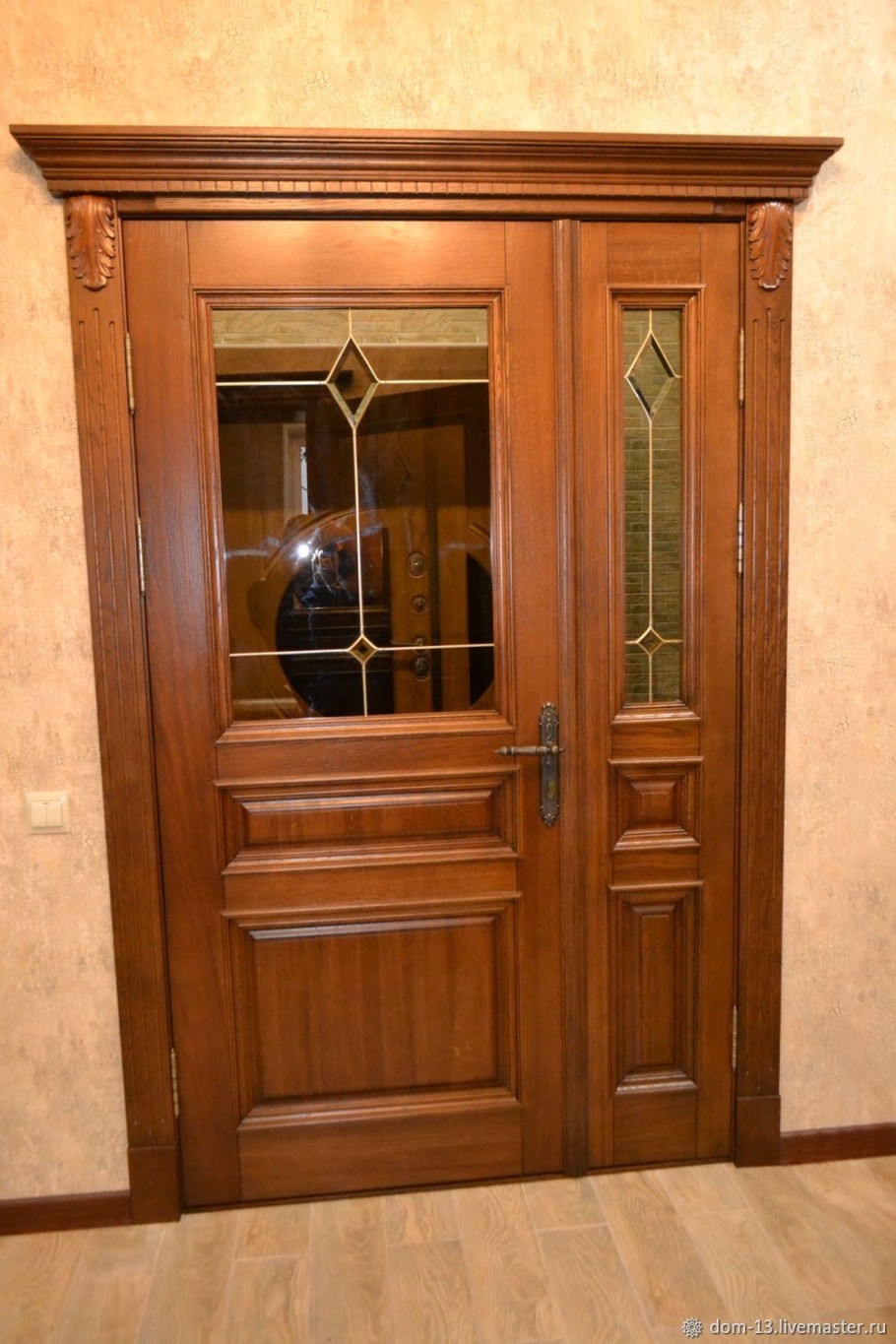 Дубовая дверь