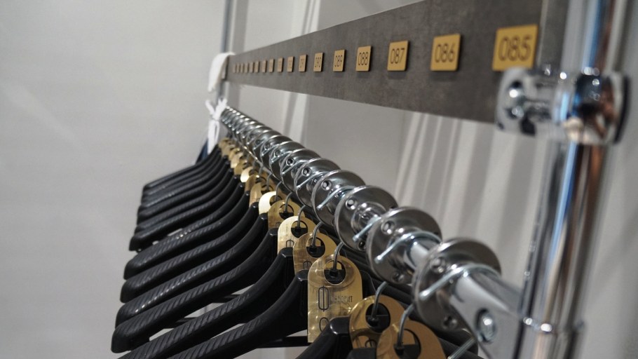 Тросовый гардероб