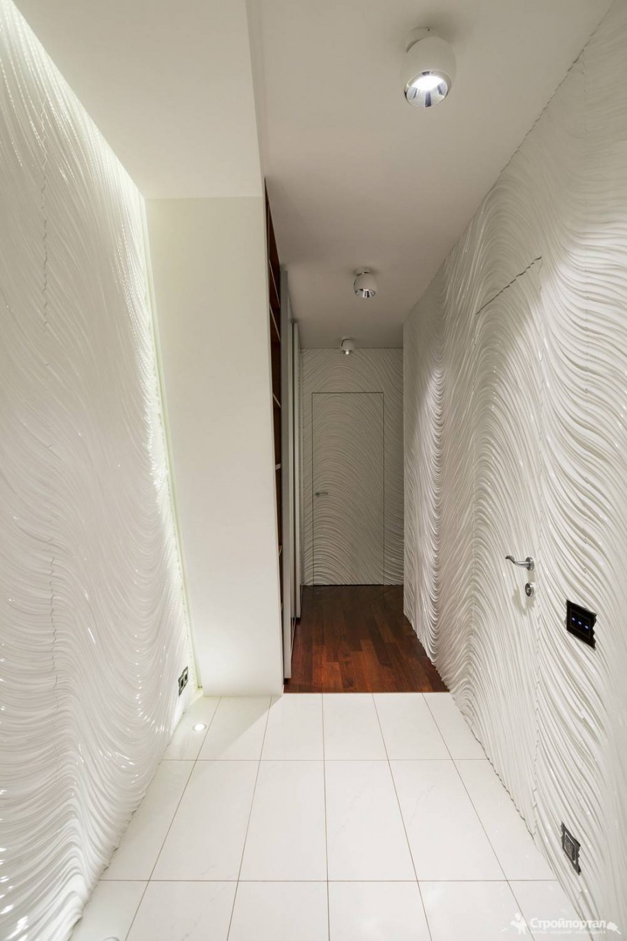 Коричневый коридор