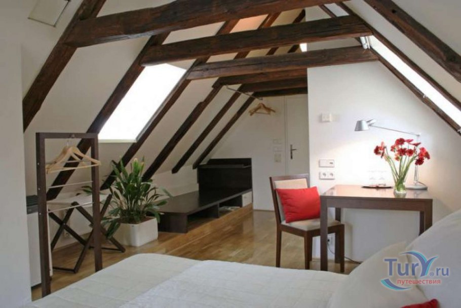 Отделка мансарды