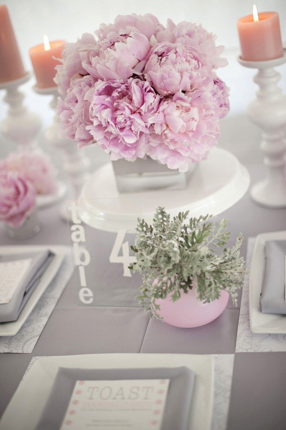 Розовые цветы стильные