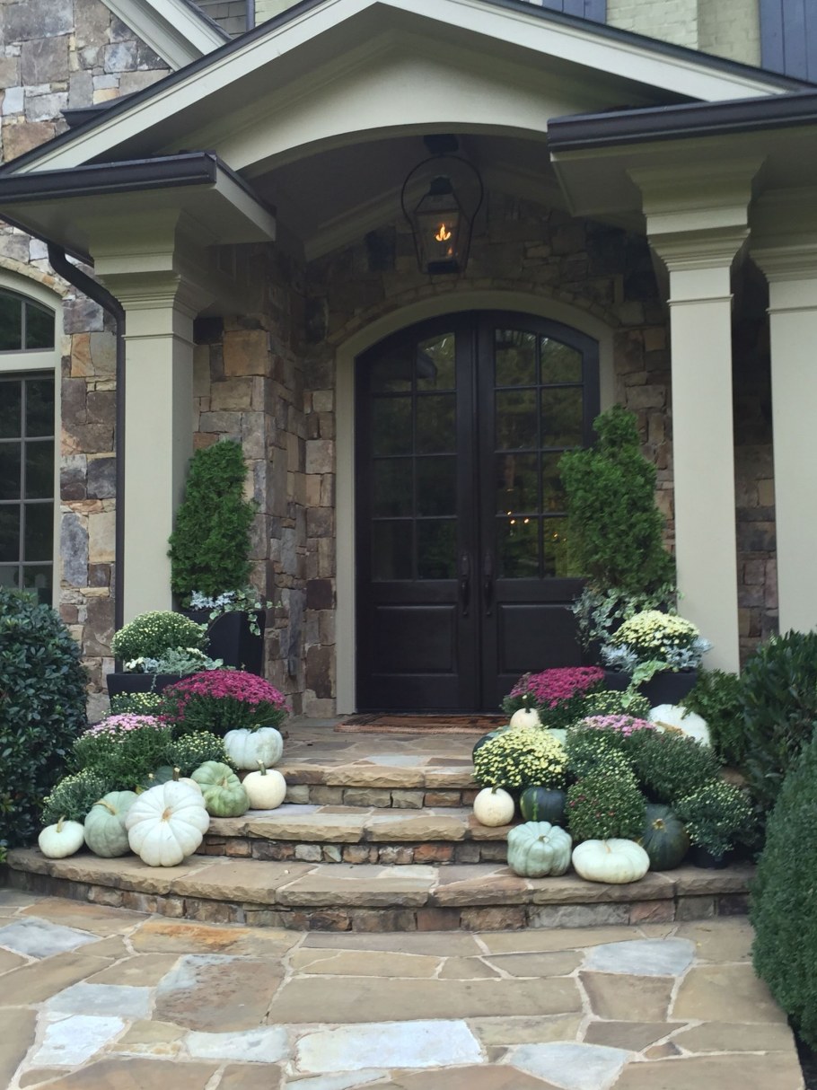 Ландшафт перед крыльцом