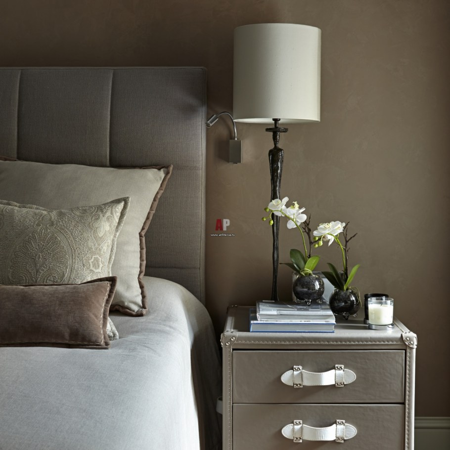 Тумбочка прикроватная серая из двух оттенков серого