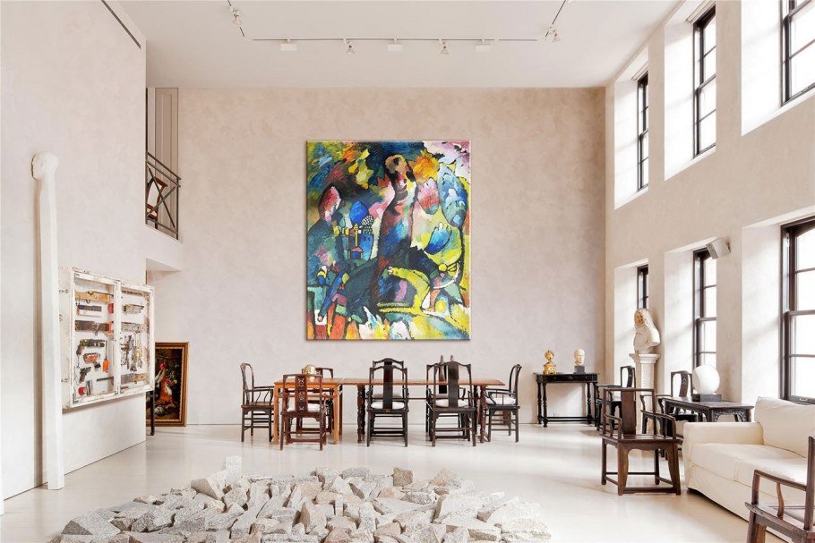 Арт объект в интерьере квартиры