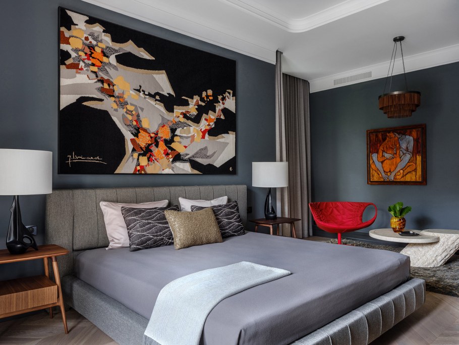 Утонченный интерьер с современным искусством