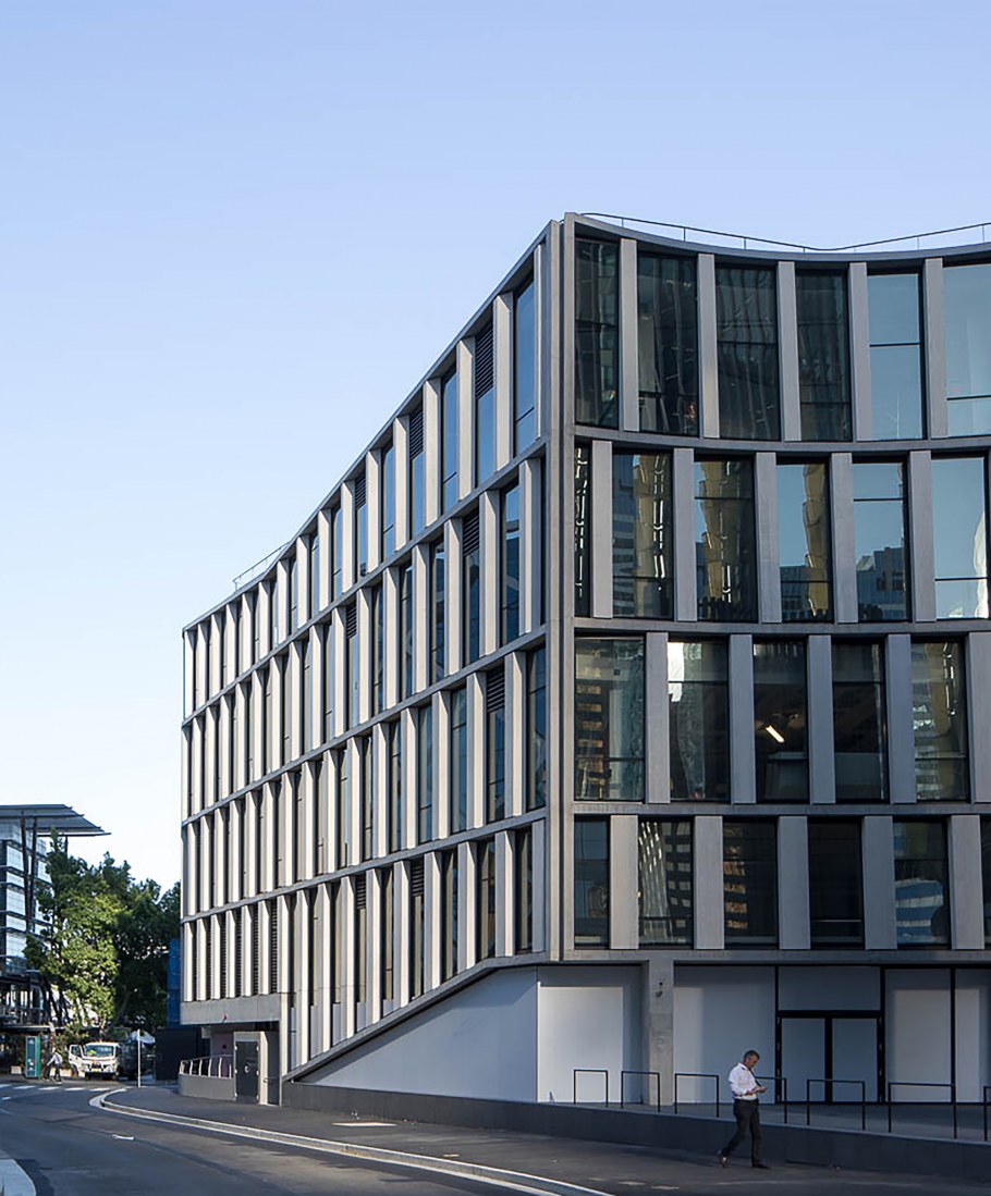 Современные дома с треугольной крышей