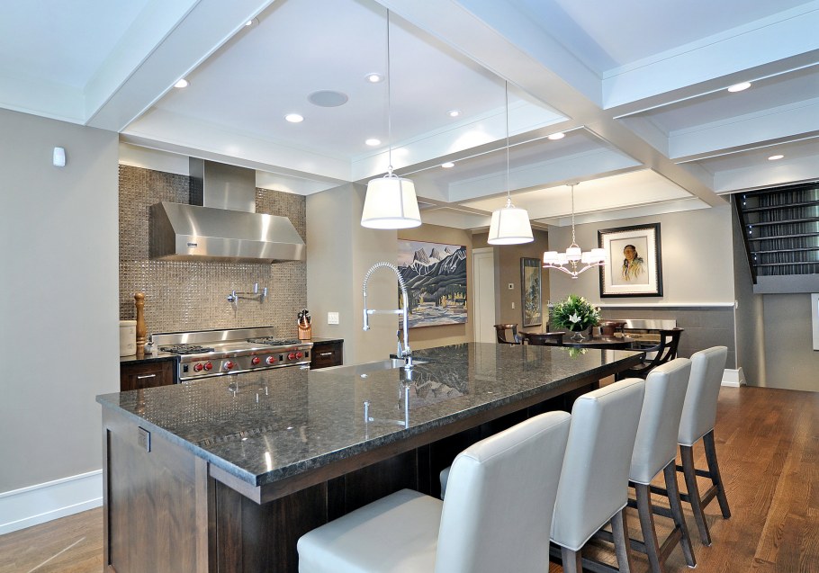 Фигурный потолок шестигранник