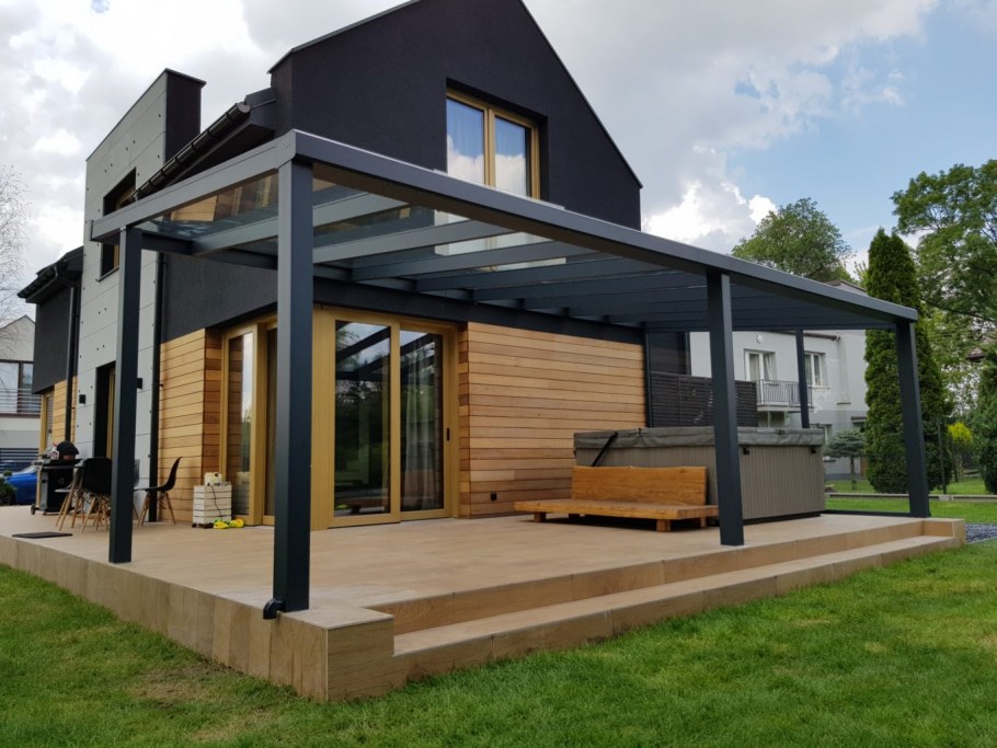 Остекление террасы барнхаус