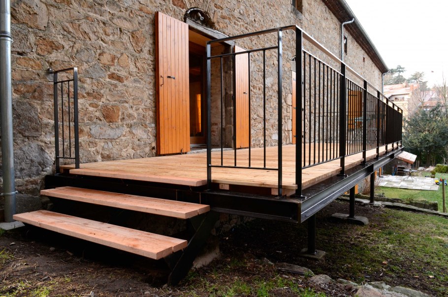 Ступени на террасу