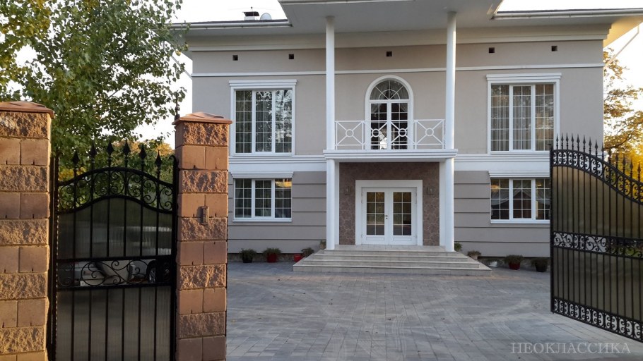 Фасад в стиле Неоклассика