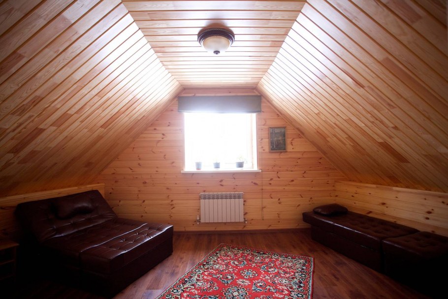 Спальня на чердаке в морском стиле