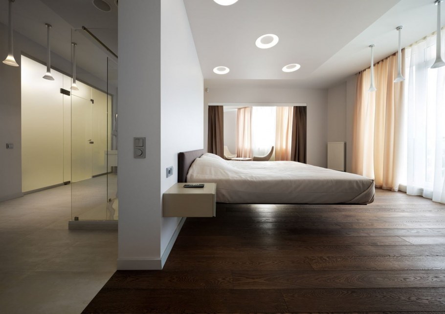 Современный потолок в коридоре