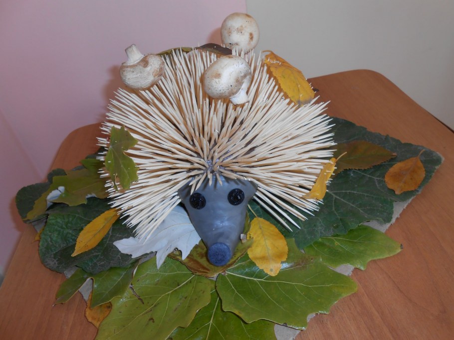 Осенняя поделка Ежик