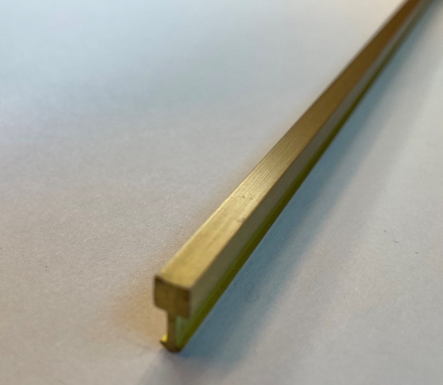 Багет Cosca угол 18, матовое золото, c18/933