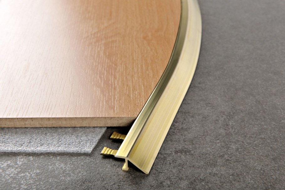 Уголок анодированный пн20х20