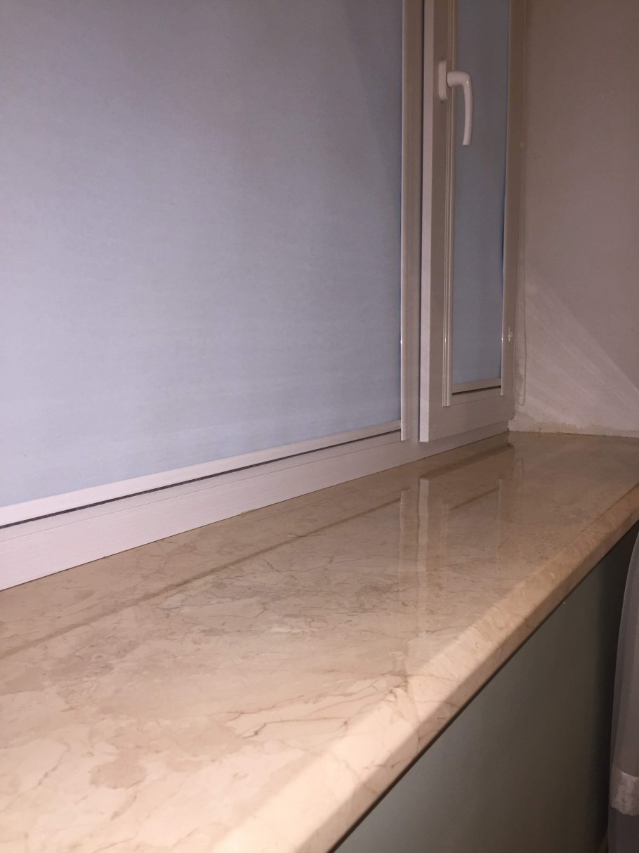 Подоконник диван