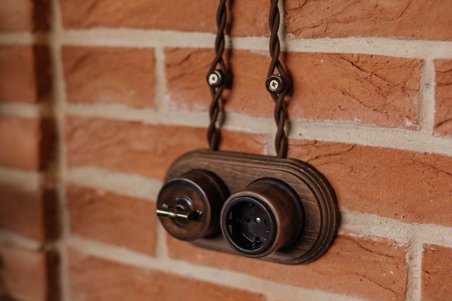 Розетки и выключатели в стиле лофт