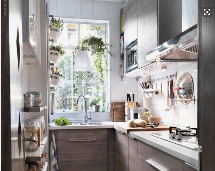 Угловая кладовая в кухне