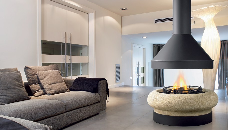 Камин круглый в гостиной