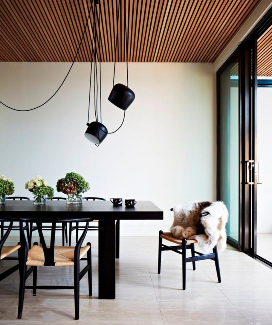 Потолок из деревянных реек